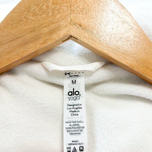 Alo Yoga LA Cropped White Sherpa Fuzzy Hooded Jacket Women’s Size Medium - Picture 6 of 10